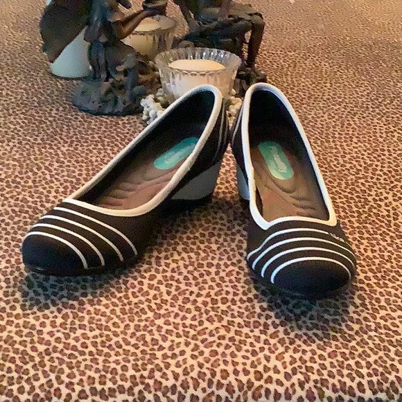 Shoes - Piccadilly Eur 38, US 7.5 - Picture 2 of 5